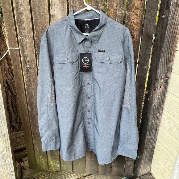 Wrangler Men's ATG Regular Fit Long Sleeve
Button Down Shirt In Gray Sz 2XT - Picture 11 of 15